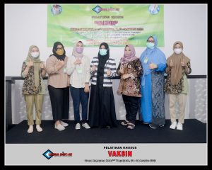 Foto Bersama Pelatihan Vaksin